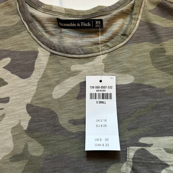 Abercrombie & Fitch Green Camo Print Pocket T-Shirt - Women's Size XS - NWT - Picture 5 of 6